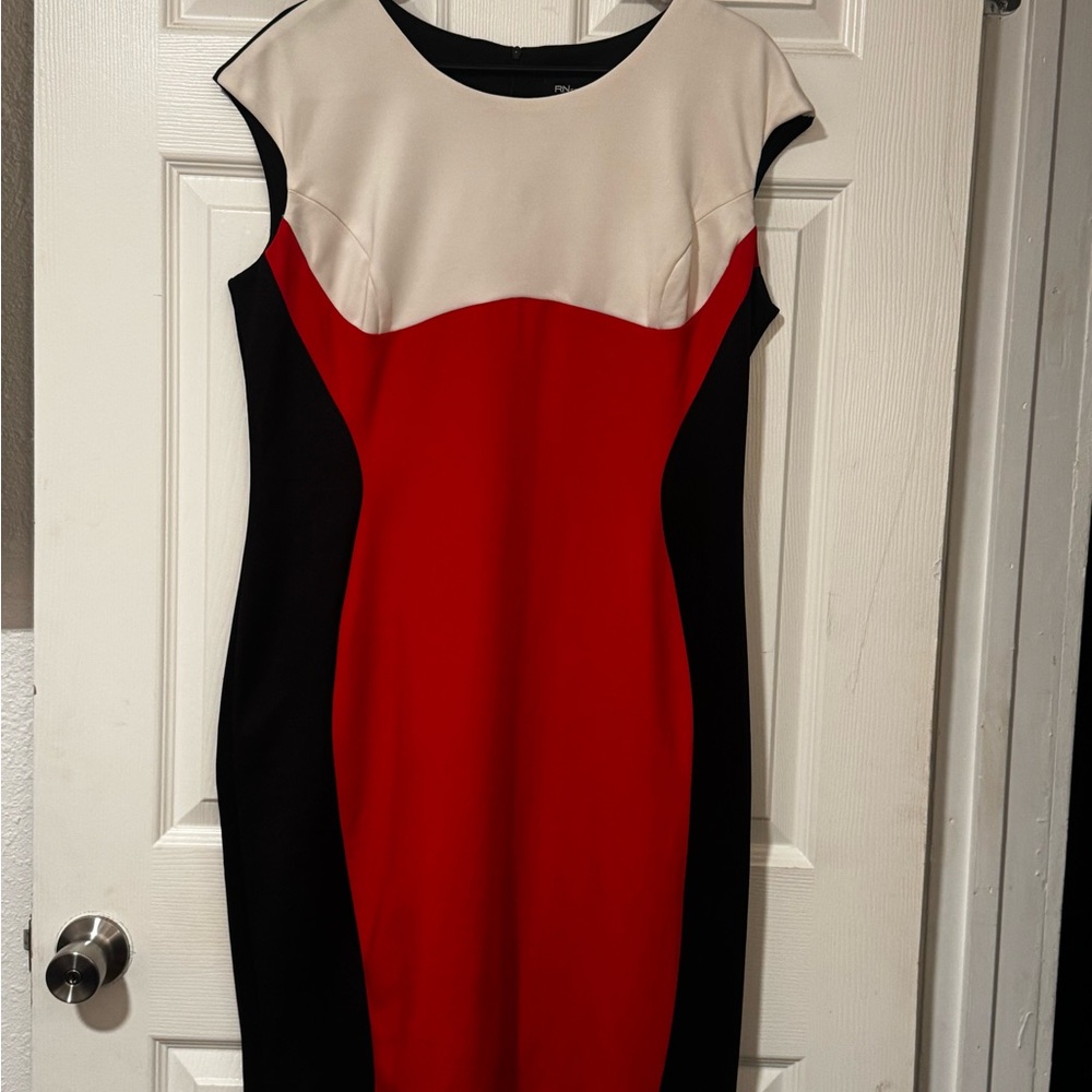 Chic Colorblock Midi Dress in Red, Black, and Cream